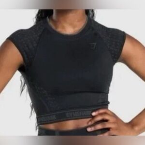 Black Gymshark Apex Crop Top size S